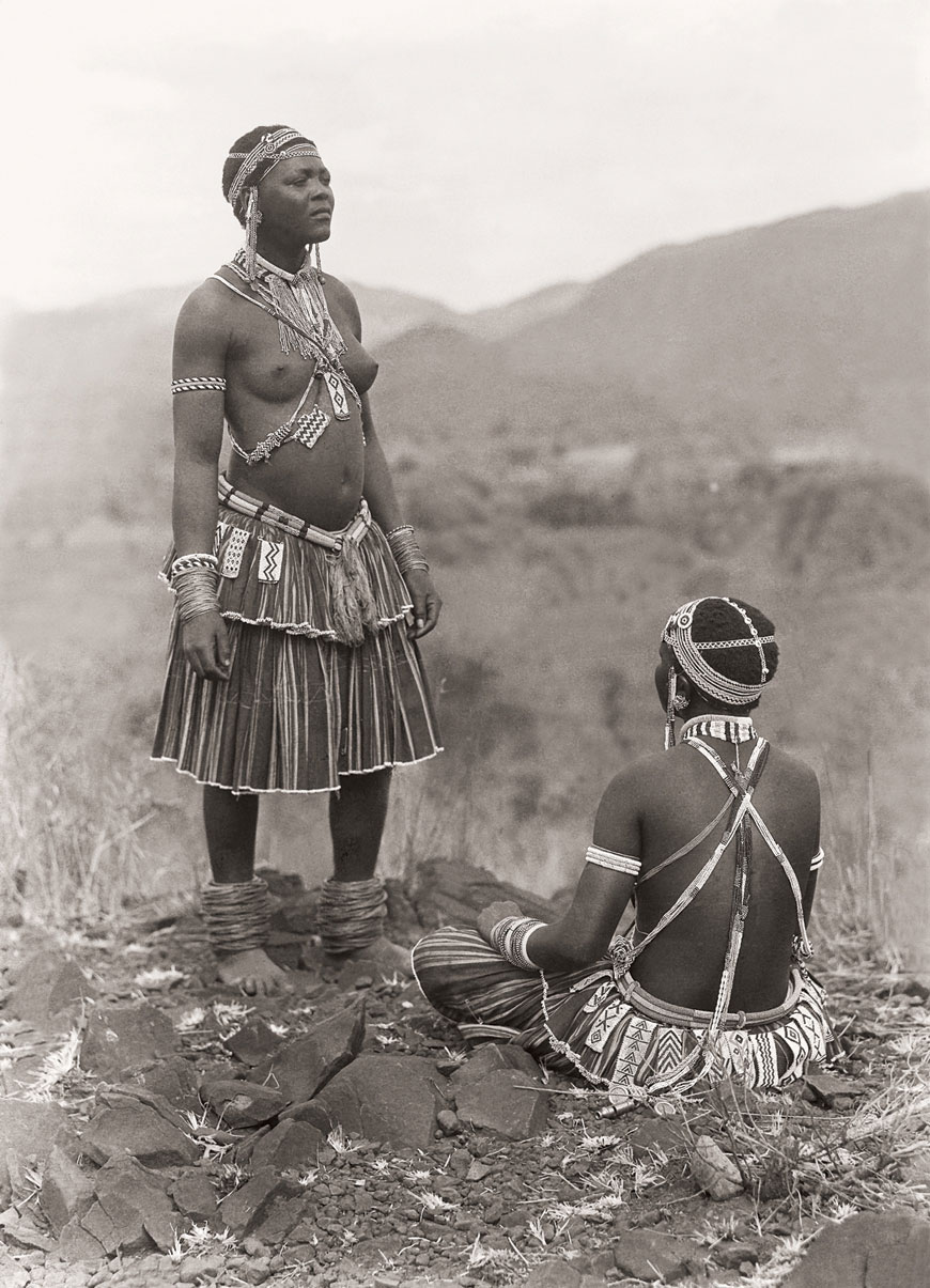 Tsonga( Shangaan) women at Thabina, Limpopo. (Duggan-Cronin, 2007. Pg. 25, Plate 5)