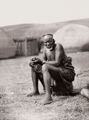Mtuwaphansi Mphaza, an elderly Zulu man. (Duggan-Cronin, 2007. Pg. 25, Plate 8)